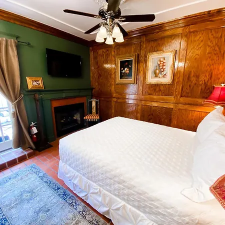 Park Place Inn And Cottages